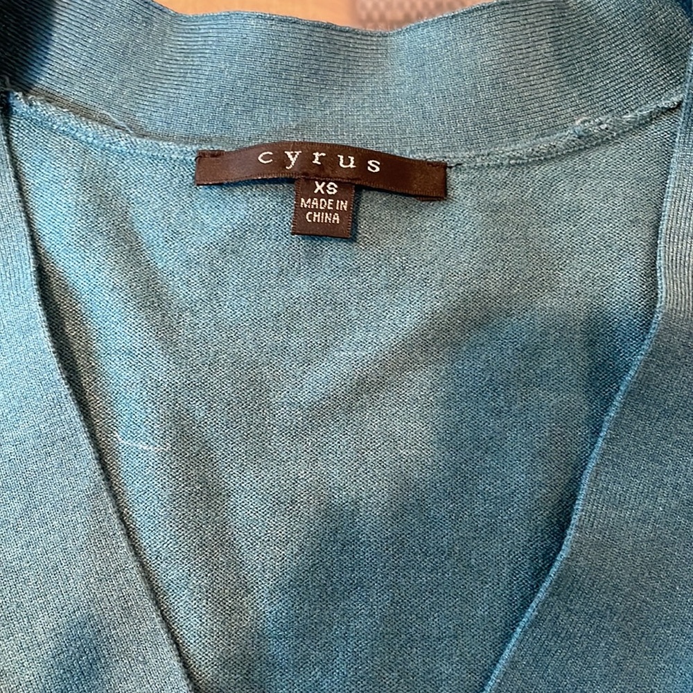 CYRUS Cardigan💙 - Picture 3 of 7